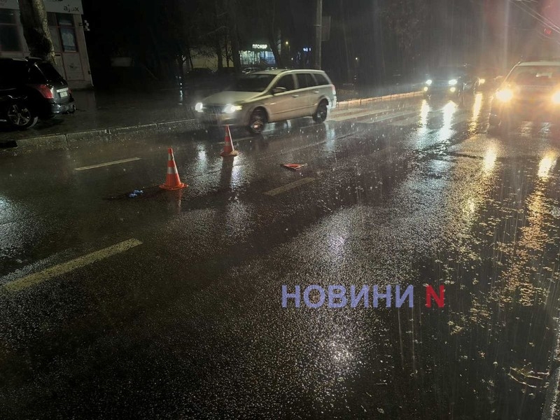 В центре Николаева «Ауди» сбил женщину - пострадавшую увезли в тяжелом состоянии